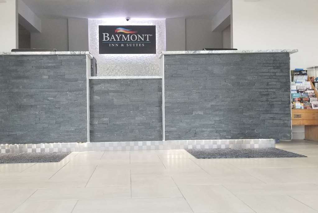 Baymont By Wyndham Des Moines North Hotel Dalaman gambar